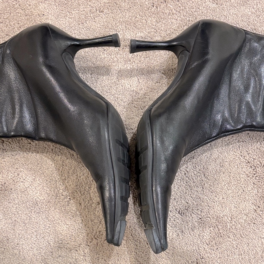 Ladies size 9 Spring Black Leather zip up Ankle Boots - Picture 7 of 14